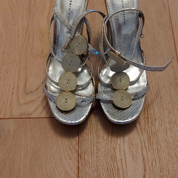 Silver high platform sandals, size 8.5 - Picture 2 of 3
